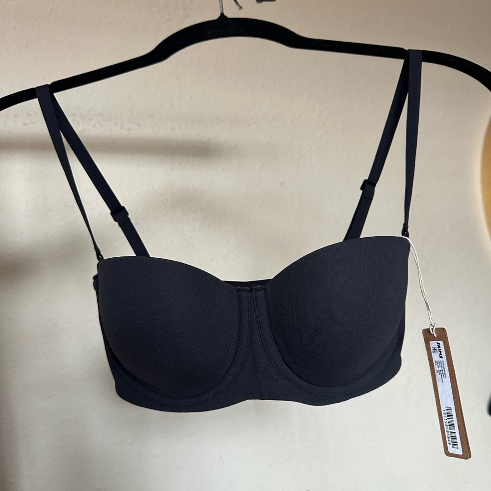 NWT SKIMS Fits Everybody Strapless Convertible Bra Onyx size 32C